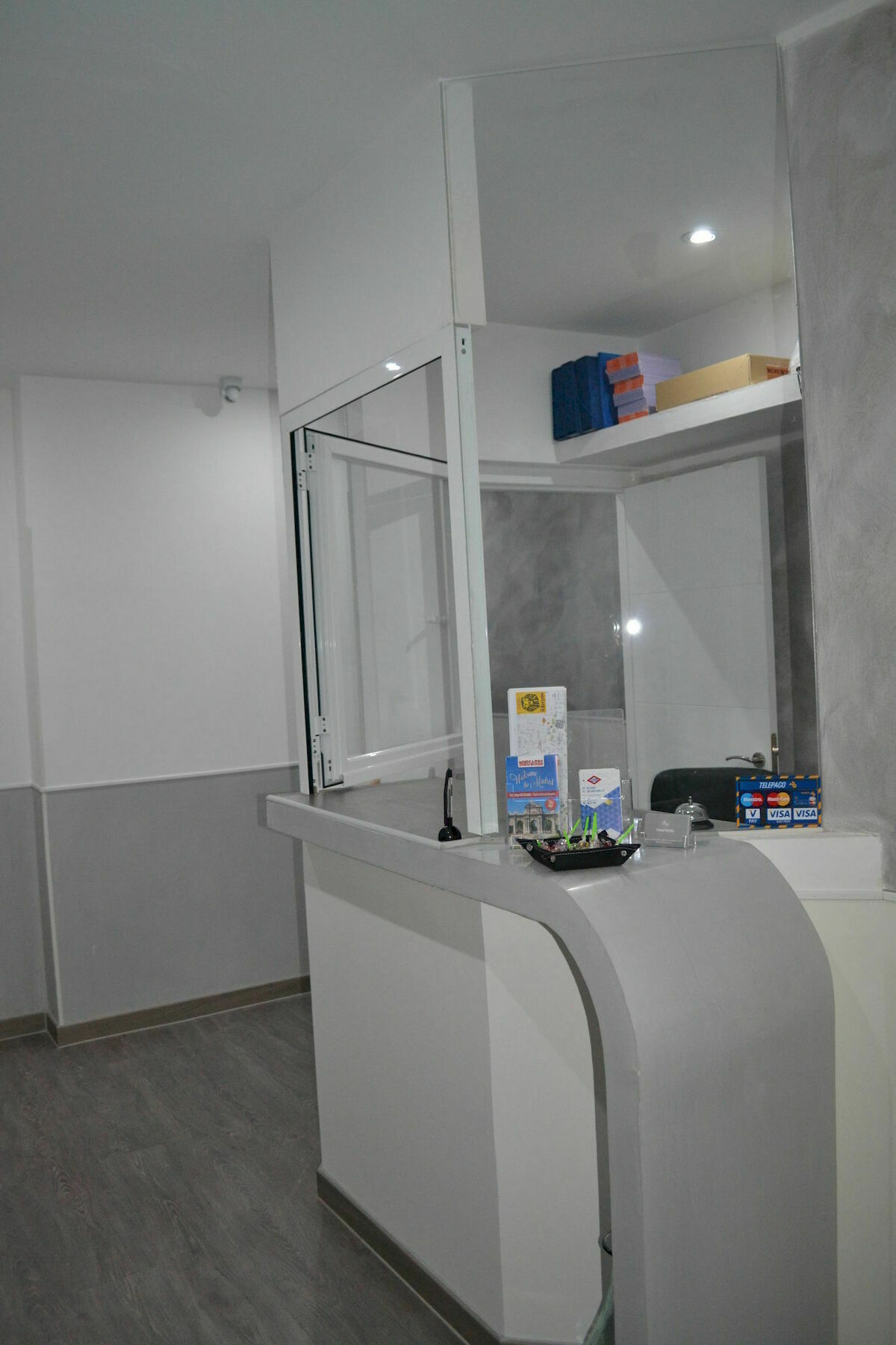 Hostal Meyra Madrid Exterior foto